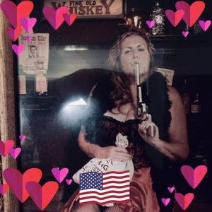 Meet your Posher, Becky